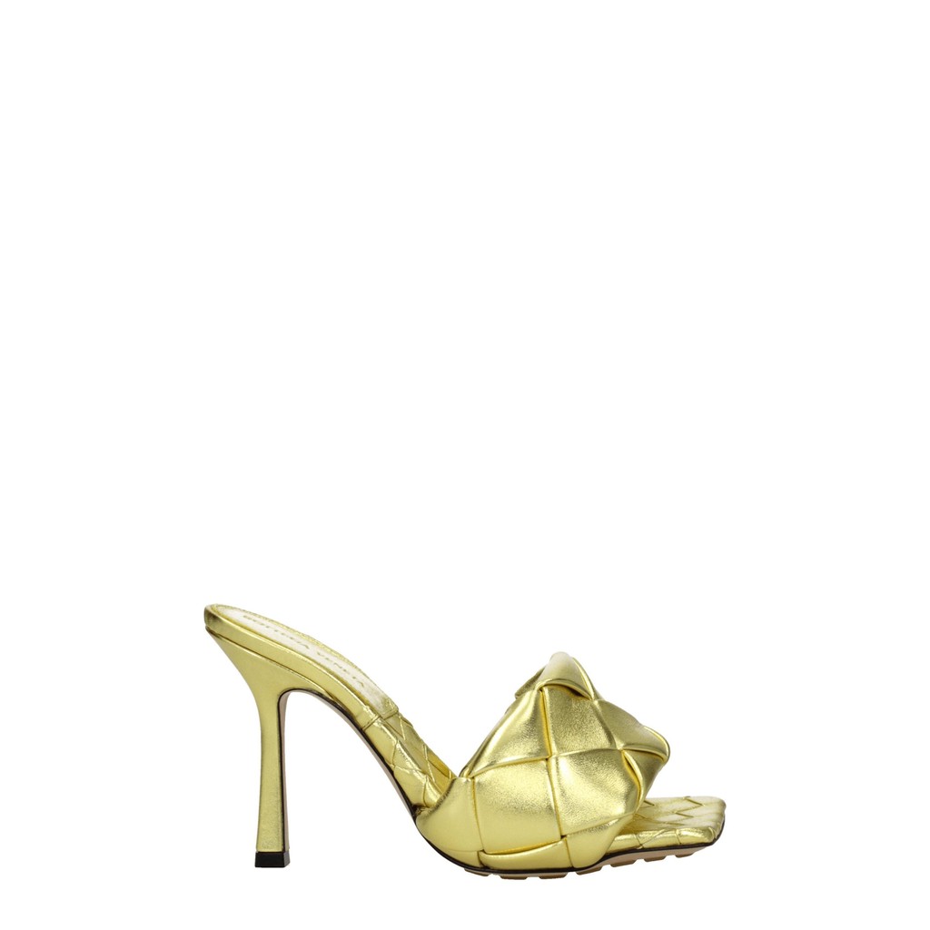 Bottega Veneta Sandalen met hak en rubberen zool – Goud