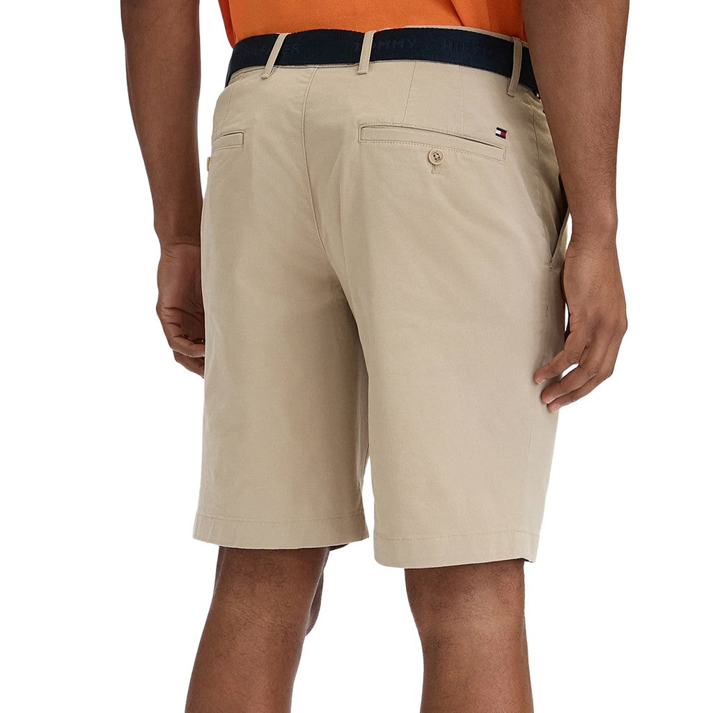 Tommy Hilfiger Slim fit bermuda short met riem – Beige