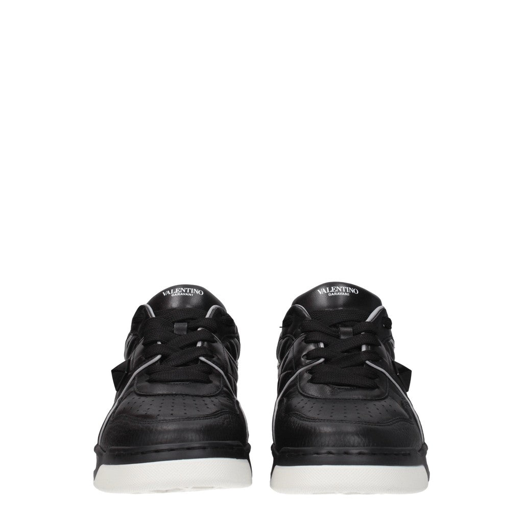 Valentino Garavani One Stud Sneakers van leer – Zwart