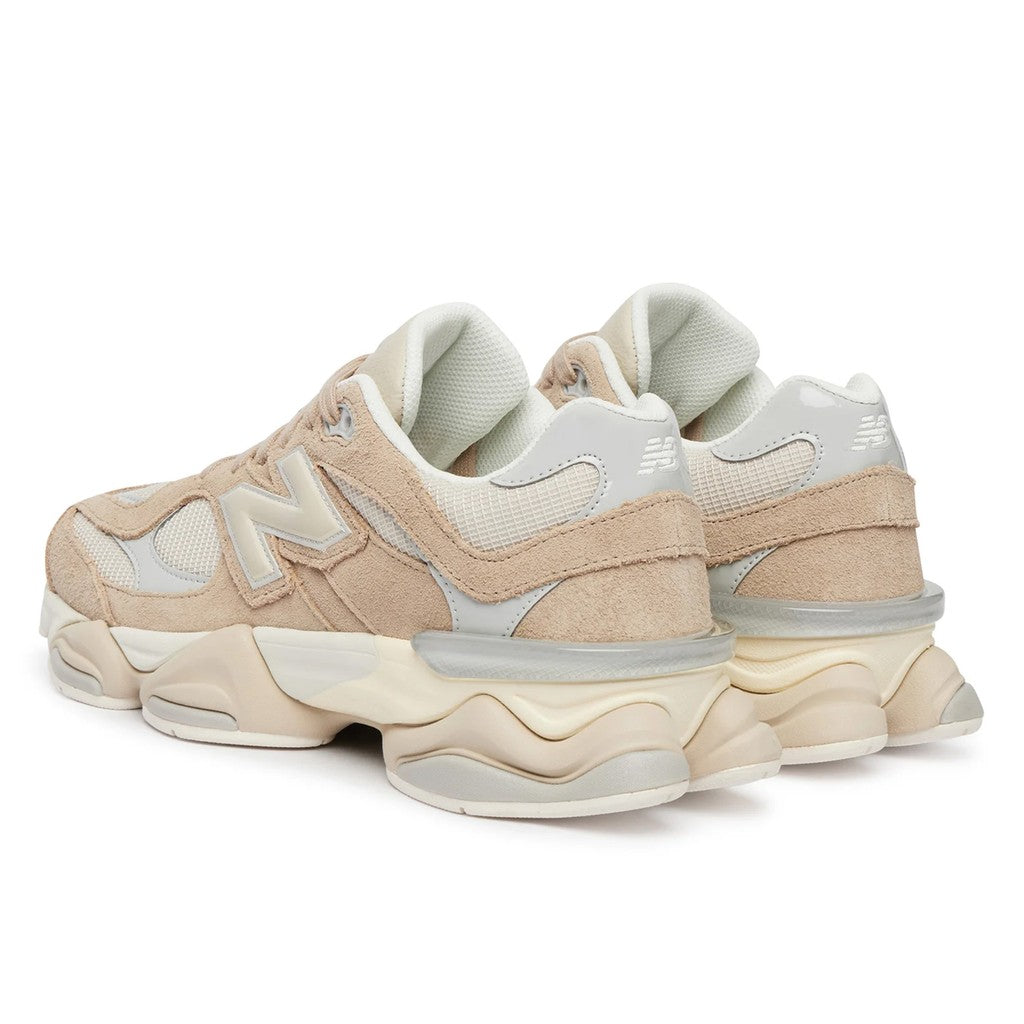 New Balance 9060 Sneakers – Beige