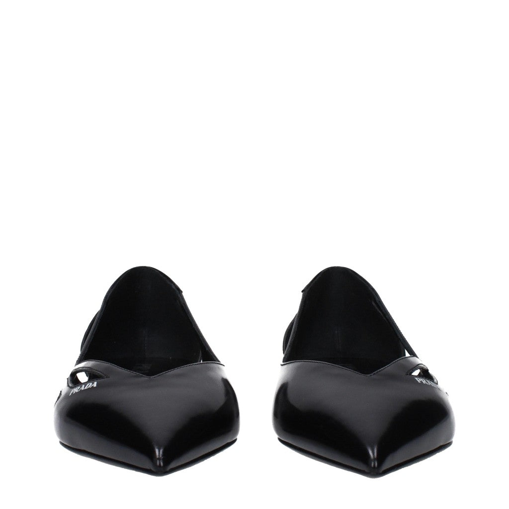 Prada Leren ballerina's met cut-outs – Zwart