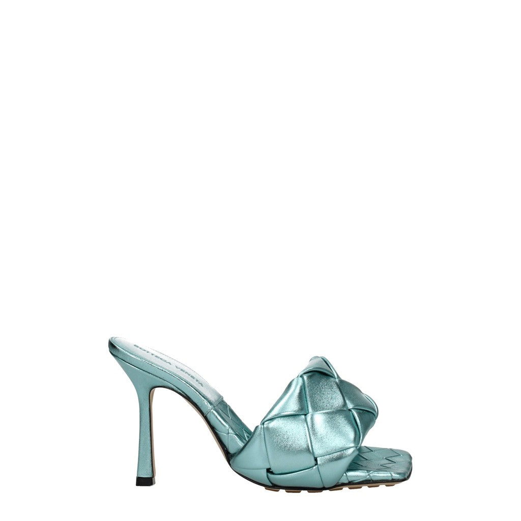 Bottega Veneta Leren sandalen met hak en rubberen zool – Lichtblauw