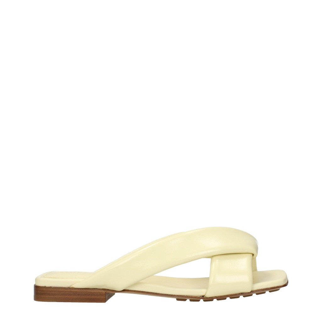 Bottega Veneta Leren sandalen met open neus – Lichtgeel