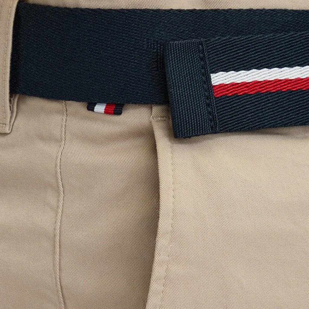 Tommy Hilfiger Slim fit bermuda short met riem – Beige