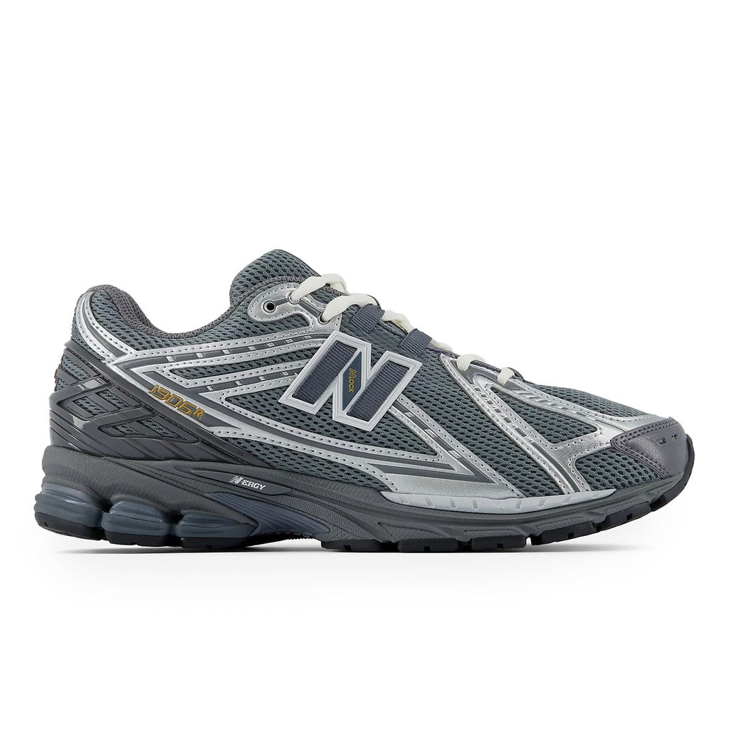 New Balance 1906R Sneakers – Grijs