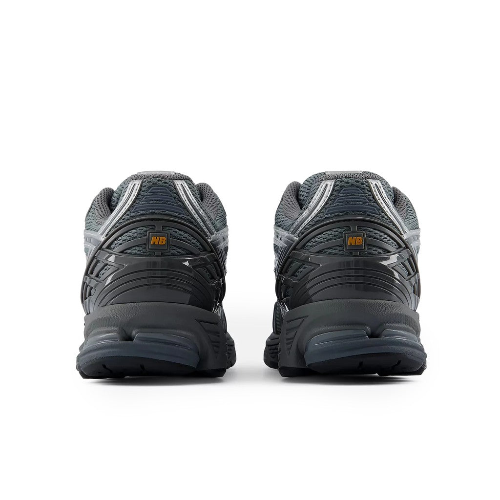 New Balance 1906R Sneakers – Grijs