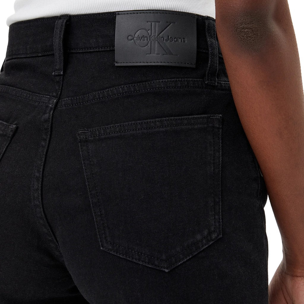 CALVIN KLEIN Short