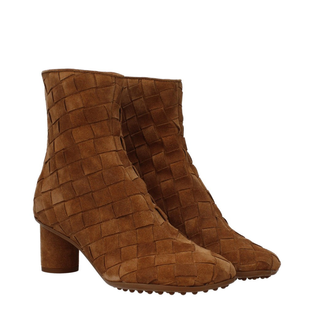 Bottega Veneta Enkellaarzen met vierkante neus en hak – Bruin