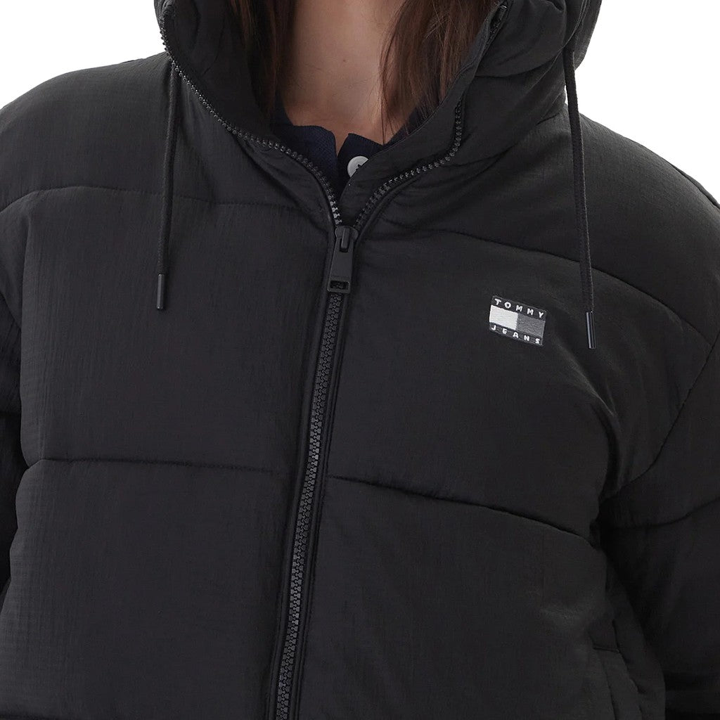 Tommy Jeans Pufferjas met capuchon en trekkoord – Zwart