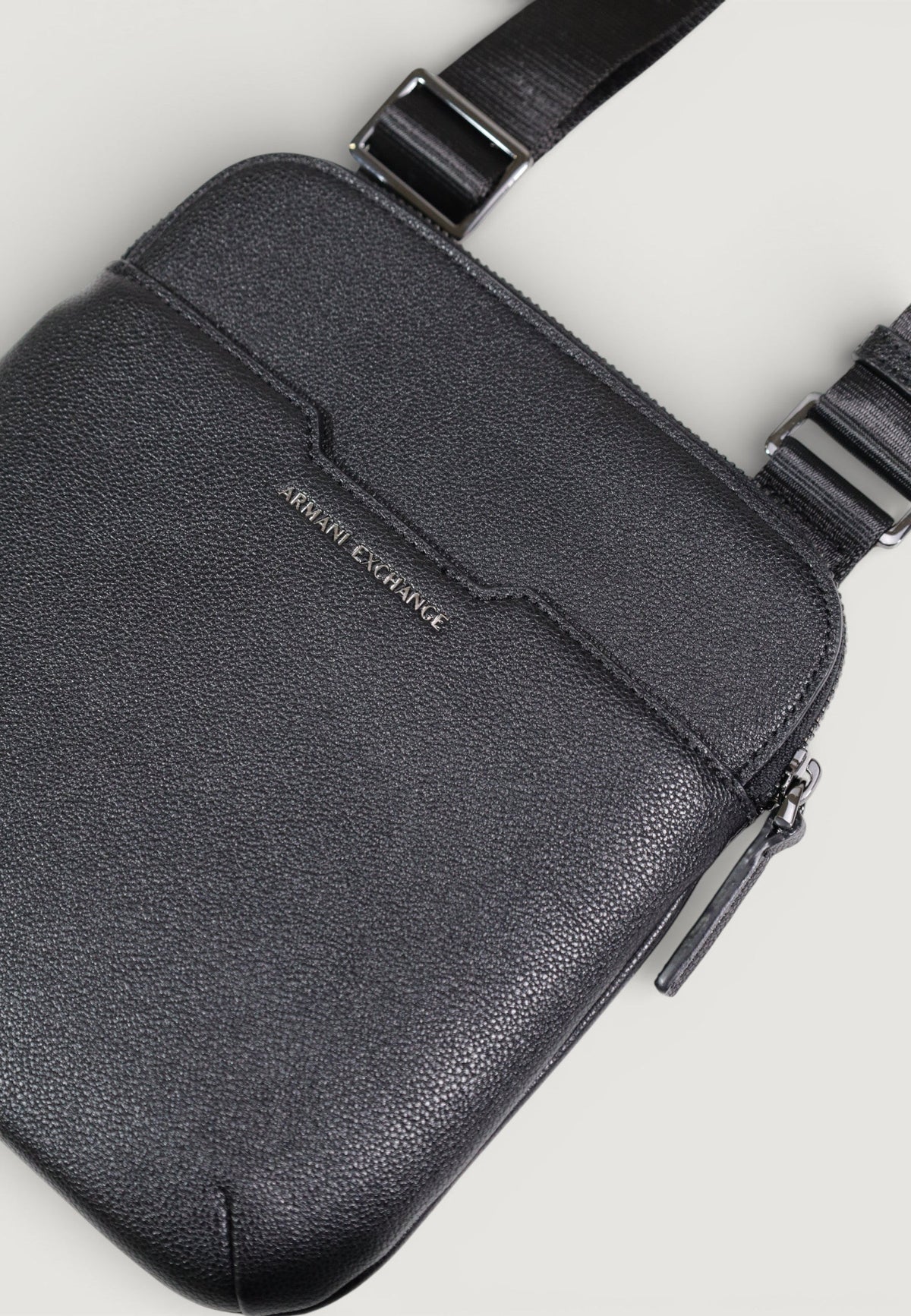 Armani Exchange Sling Bag – Zwart