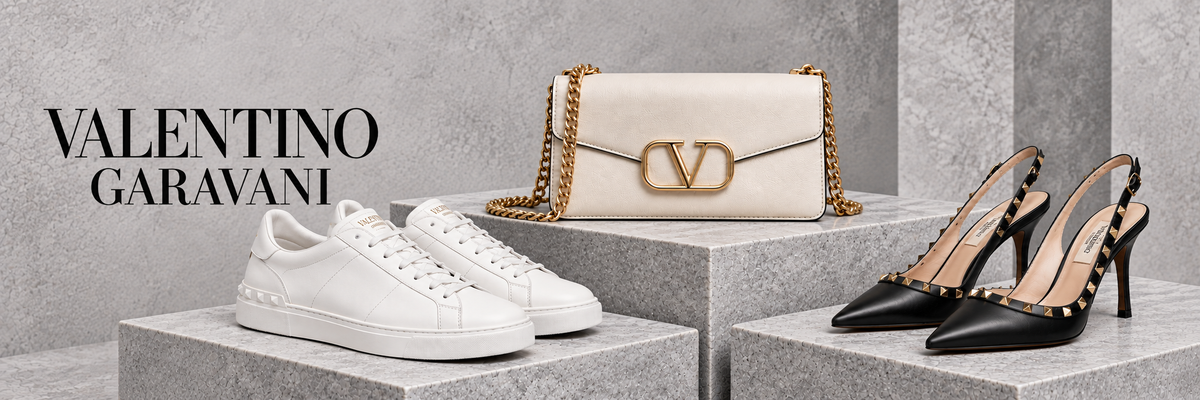 Valentino Garavani – witte sneakers, VLogo tas en slingback pumps met studs