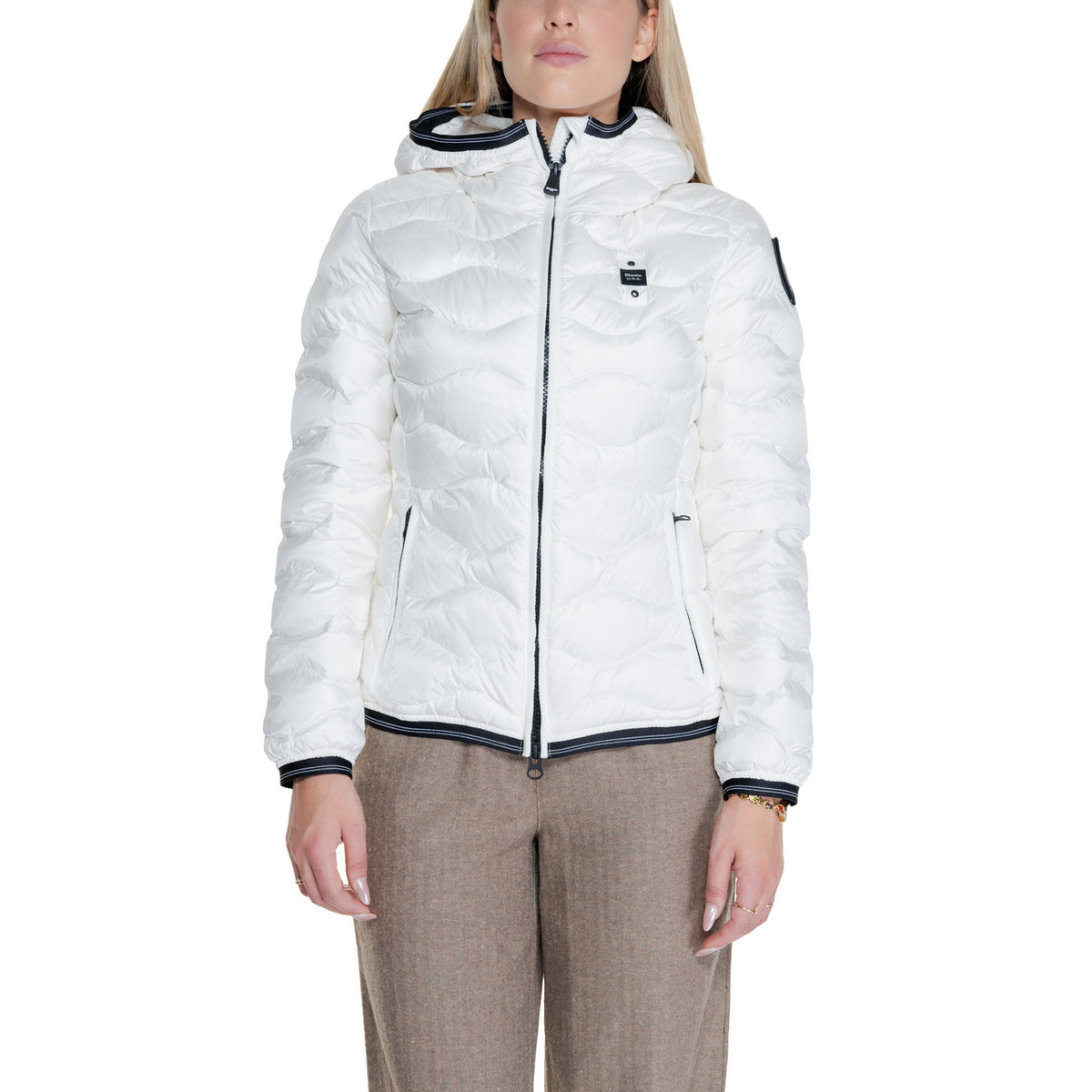 Blauer Gewatteerde jas van polyamide met knopensluiting – Wit
