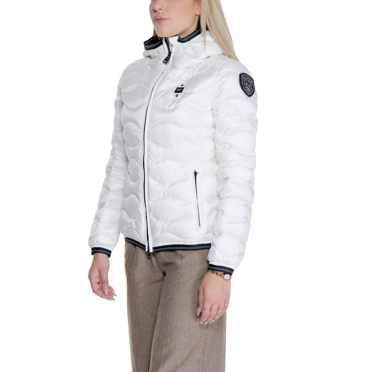 Blauer Gewatteerde jas van polyamide met knopensluiting – Wit